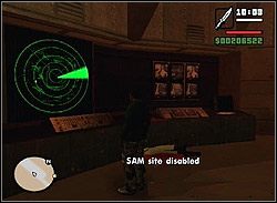 Rozpocznij eksplorację pomieszczeń z karabinem w łapie - GTA San Andreas: Air Yard (znaczek samolotu) - Aktywa - GTA San Andreas - poradnik do gry