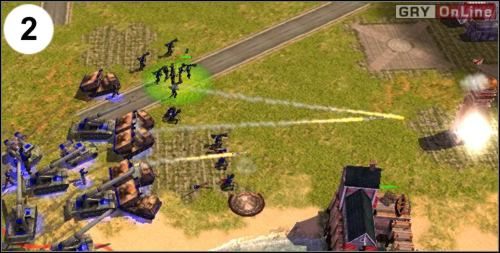 Najpierw przeprowadź wojska lądowe drogą pokazaną przez białą strzałkę na mapie - Poradnik do gry - Trening Empire Earth II - Empire Earth II - poradnik do gry