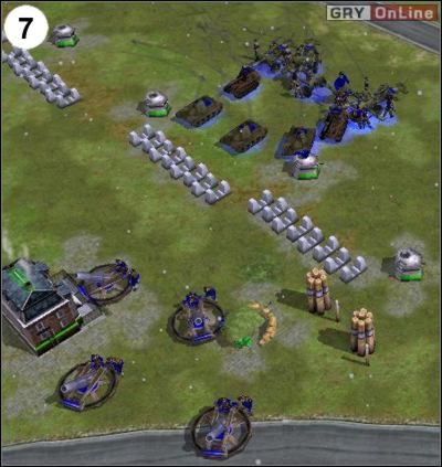 Ustaw swoje wojska tak jak pokazuje to obrazek [7] - działa oblężnicze rozłóż na dole, natomiast resztę jednostek postaw w pobliżu bunkrów - [Ameryka] Misja 2 cz.2 w Empire Earth II - Empire Earth II - poradnik do gry