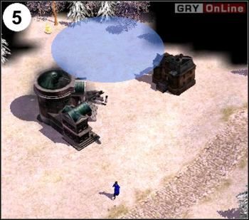 Pojedynczy szpieg musi zajść, jak pokazuje to lewa odnoga strzałki, do punktu (5) - [Ameryka] Misja 5 cz.2 w Empire Earth II - Empire Earth II - poradnik do gry