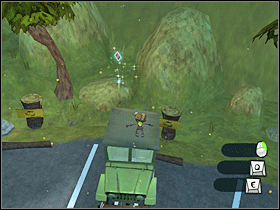 16. Wdrap się na jeden ze stojących na parkingu samochodów i użyj jego dachu jako trampoliny. - Main Campgrounds (1) | Lokalizacje przedmiotów | Psychonauts - Psychonauts - poradnik do gry