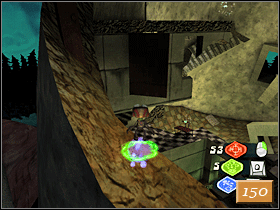 Po chwili dojdziesz do luki w siatce, w której znajdować się będzie karta - Thorney Towers (1) | Solucja | Psychonauts - Psychonauts - poradnik do gry