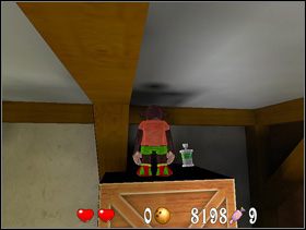 By przedostać się na drugą stronę przepaści w podłodze, należy wskoczyć na obracające się koło, przebiec po nim i zeskoczyć z drugiej strony - Etap 3. Dolina | Solucja | Tytus, Romek i ATomek - Tytus, Romek i ATomek - poradnik do gry