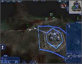 Kiedy skończysz budowę murów, postaw za nimi Podwójną wieżę obronną (musisz wynaleźć odpowiednią technologię), natomiast w środku bazy zbuduj kilka działek przeciwlotniczych - [LC 2] Relikt | Earth 2160 - Earth 2160 - poradnik do gry