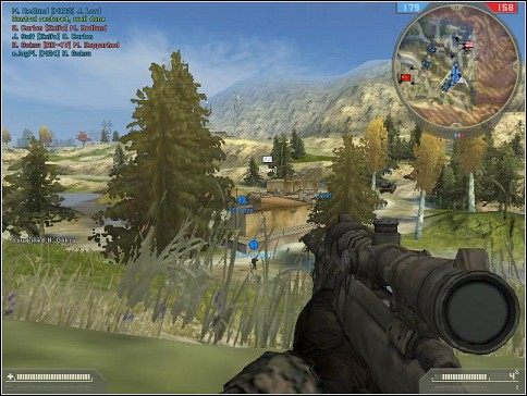 Naturalną rzeczą jest, że snajper nie musi wcale korzystać ze swojej podstawowej broni - Bycie snajperem | ABC Żołnierza | Battlefield 2 - Battlefield 2 - poradnik do gry