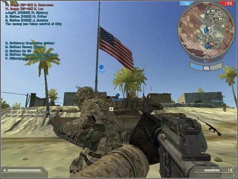 Aby przejąć flagę należy do niej podejść i poczekać, aż cudza zjedzie z masztu i zamieni się w naszą (musi być a samym szczycie) - Zdobywanie flagi | ABC Żołnierza | Battlefield 2 - Battlefield 2 - poradnik do gry