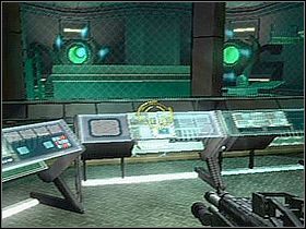 Nie bawiąc się dłużej przy monitorze, przejdź dalej, aż dotrzesz do dużego pomieszczenia LS - Etap 11 | Solucja | Area 51 - Area 51 - poradnik do gry