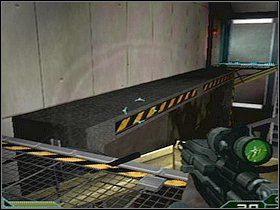 Idąc do końca dojdziesz do drzwi LS , przejdź je i zeskanuj za nimi dokument - Etap 11 | Solucja | Area 51 - Area 51 - poradnik do gry