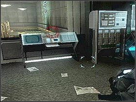 Przejdź przez korytarz i wejdź do pomieszczenia z dziwnym urządzeniem LS - Etap 13 | Solucja | Area 51 - Area 51 - poradnik do gry