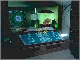 Przejdź przez korytarz, do którego drzwi otworzyły się nieopodal miejsca stacjonowania uciążliwego obcego - Etap 16 | Solucja | Area 51 - Area 51 - poradnik do gry