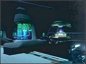 Idąc dalej, miń korytarz zabijając jednego żołnierza i skorzystaj z windy w następnym pomieszczeniu LS - Etap 17 | Solucja | Area 51 - Area 51 - poradnik do gry