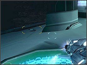 Wysuń sobie kładkę LS , po której szybko przebiegnij, gdyż chować Ci ją będzie przeciwnik przy drugim włączniku - Etap 17 | Solucja | Area 51 - Area 51 - poradnik do gry