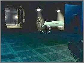 Po ukończonym tutorialu podążaj za drużyną do miejsca wskazanego zieloną strzałką (po drodze pozbieraj dostępną amunicję) - Etap 1 | Solucja | Area 51 - Area 51 - poradnik do gry