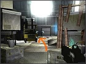 Przeskocz siatkę i idź dalej w kierunku zielonej strzałki - Etap 1 | Solucja | Area 51 - Area 51 - poradnik do gry