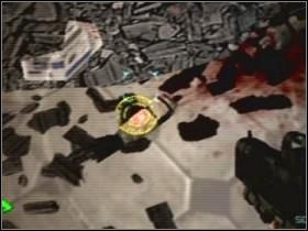 W tym celu znowu wyjdź do otwartej hali, przejdź przez kładkę i udaj się do pomieszczenia [08] - Etap 4 (Piętro) #2| Solucja | Area 51 - Area 51 - poradnik do gry