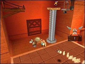 Wpierw omijamy, skacząc, dwóch Rzymian z obuchami; następnie otwieramy, stając na kamiennej platformie, zapadnię ze stojącymi na niej łucznikami; a na końcu omijamy grupę wrogów - Etap 5 | Grecja | Asterix & Obelix XXL - Asterix & Obelix XXL - poradnik do gry