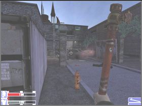 Potem podążaj wzdłuż metalowych barier widocznych na lewym obrazku - [01] Slum area cz.1 w Hellforces - Hellforces - poradnik do gry