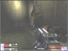 Po lewej stronie jest drugi robot (lewy obrazek) - po jego zniszczeniu idź dalej i przy zamkniętym wejściu zabij obcego (prawy obrazek) - [10] Island above the abyss cz.4 | Hellforces - Hellforces - poradnik do gry