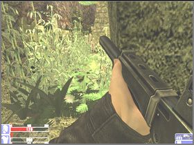 Idź przed siebie do drzwi - zaraz po lewej będzie widoczny na lewym obrazku najemnik - [17] Ghost city cz.2 | Hellforces - Hellforces - poradnik do gry