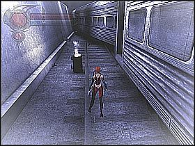 Po znalezieniu się w przedziale skręć w prawo i ruszaj przed siebie - [8] Union Station - Abandoned Train Bay cz.1 | BloodRayne 2 - BloodRayne 2 - poradnik do gry