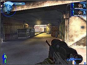 Przejdź przez dziurę w siatce z lewej i skieruj się do uliczki z prawej, gdzie spotkasz kilkuosobowy patrol wroga - Misja 4 - Siły specjalne | Opis przejścia | Bet on Soldier Krwawy Sport - Bet on Soldier: Krwawy Sport - poradnik do gry