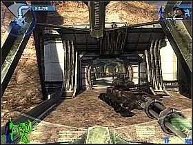 Przejdź przez wąskie przejście i z bezpiecznego miejsca oczyść teren bazy (miej na oku bojowego mecha) - Misja 6 - Utrzymaj pozycję | Opis przejścia | Bet on Soldier Krwawy Sport - Bet on Soldier: Krwawy Sport - poradnik do gry