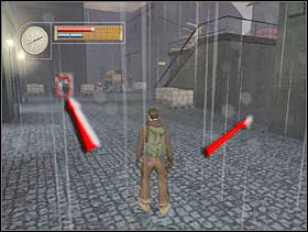 W tym miejscu najpierw idziemy w uliczkę w prawo i zabieramy sekret (jest za paletą z kartonami). Potem kierujemy się wzdłuż głównej ulicy i dusimy marynarza stojącego przy tablicy ogłoszeń. - [Solucja] GERMAN TOWN cz.5 - II Wojna Światowa: Pilot Down - Na Tyłach Wroga - poradnik do gry