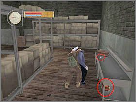 Dusimy go, zabieramy tłumik do P38, apteczkę, a z pudełka bierzemy naboje do P38. Od razu łączymy tłumik z pistoletem. - [Solucja] DOCKYARD cz.2 - II Wojna Światowa: Pilot Down - Na Tyłach Wroga - poradnik do gry