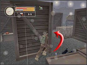 Stertę skrzyń którą obchodził ściągnięty strażnik obiegamy w stronę przeciwną do ruchu wskazówek zegara do momentu gdy... - [Solucja] DOCKYARD cz.5 - II Wojna Światowa: Pilot Down - Na Tyłach Wroga - poradnik do gry