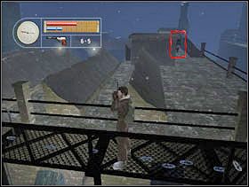 Obserwujemy go uważnie. Kiedy się patrzy w lewo (wg zdjęcia) zbliżamy się do niego. - [Solucja] INDUSTRIAL DISTRICT cz.2 - II Wojna Światowa: Pilot Down - Na Tyłach Wroga - poradnik do gry