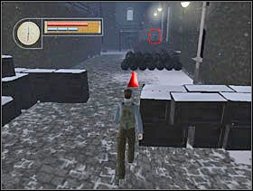 Gdy idziemy tak przed siebie widzimy jak ze stacji kolejowej wychodzi kolejny sierżant. Podbiegamy i kucamy przy stercie beczek. Kiedy wojskowy nas minie wstajemy i obchodzimy beczki. - [Solucja] TRAIN DEPOT cz.3 - II Wojna Światowa: Pilot Down - Na Tyłach Wroga - poradnik do gry