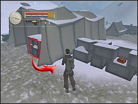 Ogrzewamy się przy ognisku. Idziemy w stronę otwartego namiotu. Kucamy, przyklejamy się do skrzynek, stukamy w nie i natychmiast się wycofujemy za namiot. - [Solucja] SIEGFRIED FOREST cz.2 - II Wojna Światowa: Pilot Down - Na Tyłach Wroga - poradnik do gry