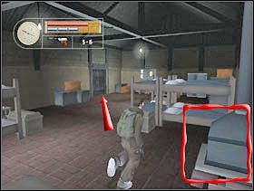 Wracamy do budynku z łóżkami. Podbiegamy do kominka by się ogrzać, a następnie biegniemy di drugich drzwi. - [Solucja] SIEGFRIED FOREST cz.3 - II Wojna Światowa: Pilot Down - Na Tyłach Wroga - poradnik do gry