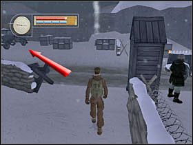 Teraz musimy działać szybko jeśli chcemy ładnie wszystko zgrać: wybiegamy z budynku, przechodzimy koło budki wartowniczej i dalej biegniemy przez ulicę i wchodzimy pod ciężarówkę. - [Solucja] SIEGFRIED LINE cz.1 - II Wojna Światowa: Pilot Down - Na Tyłach Wroga - poradnik do gry