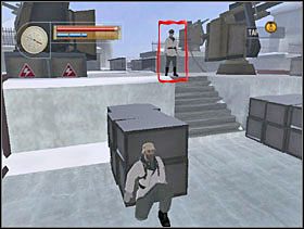 Przyczajamy się przy skrzynkach stojących przy schodach i czekamy na sierżanta (trzeba dość długo poczekać) - [Solucja] OCCUPIED FORT cz.3 - II Wojna Światowa: Pilot Down - Na Tyłach Wroga - poradnik do gry