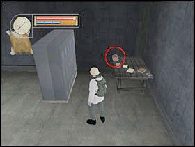 Dynamit leżący na stole przyda się nam tylko w wypadku gdy zostaniemy zdemaskowani, więc pamiętamy, że tu leży (ale lepiej by się nam nie przydał). - [Solucja] OCCUPIED FORT cz.4 - II Wojna Światowa: Pilot Down - Na Tyłach Wroga - poradnik do gry