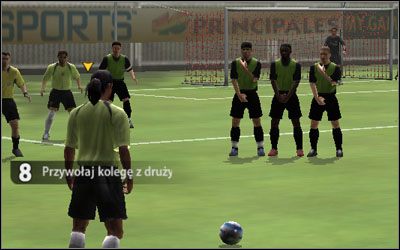 Rzuty rożne wykonuje się bardzo prosto - Stałe fragmenty | Sterowanie FIFA 06 - FIFA 06 - poradnik do gry