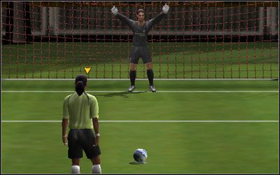 Przy wyrzutach z linii bocznej potrzebujemy trzech klawiszy - [S] do zmiany odbiorcy, [A] do bezpośredniego wrzutu i [W] do wrzutu na dobieg - Stałe fragmenty | Sterowanie FIFA 06 - FIFA 06 - poradnik do gry