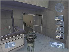 Skieruj się teraz w stronę prowadzących na dół schodów (screen 1) - Misja 4 - Escort Duty cz.5 | Conflict Global Storm - Conflict: Global Storm - poradnik do gry