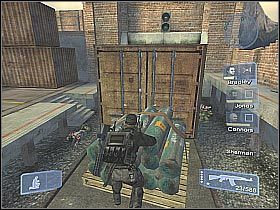 Po zakończonych walkach zbierz przy sobie drużynę i skieruj się do znajdującej po prawej drzwi (screen 1) - Misja 6 - Chokehold cz.3 | Conflict Global Storm - Conflict: Global Storm - poradnik do gry