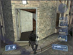 Uważaj ponieważ na wyższym piętrze wpadniesz na kilku nowych wrogów (screen 1) - Misja 12 - Showdown cz.1 | Conflict Global Storm - Conflict: Global Storm - poradnik do gry