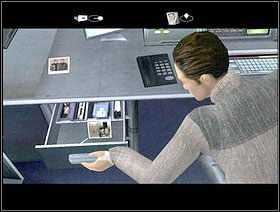 Możesz też otworzyć szuflady biurka - ALTERNATE REALITY Bank Naser & Jones | Fahrenheit - Fahrenheit - poradnik do gry