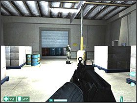 Idź po dachu w prawo, do końca i zeskocz w pobliże białych drzwi - Pierwsze spotkanie (2) | Interwał 02 | FEAR - F.E.A.R.: First Encounter Assault Recon - poradnik do gry