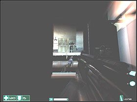 Ukryj się za dwiema niebieskimi rurami, jak pokazuje to lewy obrazek i czekaj - Zła woda (2) | Interwał 03-C | FEAR - F.E.A.R.: First Encounter Assault Recon - poradnik do gry