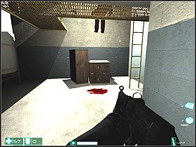 Trafisz do pomieszczenia z niebieskimi butlami - Zła woda (2) | Interwał 03-C | FEAR - F.E.A.R.: First Encounter Assault Recon - poradnik do gry