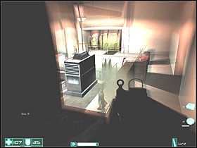 Idź w lewo i wskocz na widoczną na lewym obrazku rurę - Zła woda (3) | Interwał 03-C | FEAR - F.E.A.R.: First Encounter Assault Recon - poradnik do gry