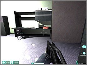 Wracaj do Mapesa, idź przez pokój i zabierz z prawej Apteczkę - Obserwatorzy (3) | Interwał 04-B | FEAR - F.E.A.R.: First Encounter Assault Recon - poradnik do gry