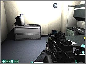 Korytarz prowadzi do pomieszczenia gdzie znajdują się dwaj żołnierze, obaj uzbrojeni w Pistolety maszynowe RPL - Bishop (1) | Interwał 05-A | FEAR - F.E.A.R.: First Encounter Assault Recon - poradnik do gry