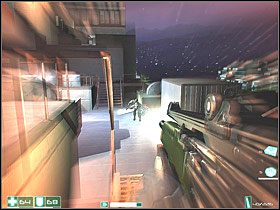 Zmień broń na karabin szturmowy i idź do schodów - Ślepa strona (2) | Interwał 05-B | FEAR - F.E.A.R.: First Encounter Assault Recon - poradnik do gry