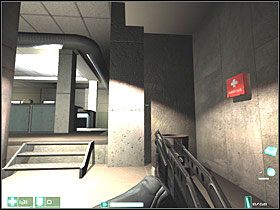 Zejdź po schodach obok na dół - Nieupoważniony personel (1) | Interwał 06-B | FEAR - F.E.A.R.: First Encounter Assault Recon - poradnik do gry